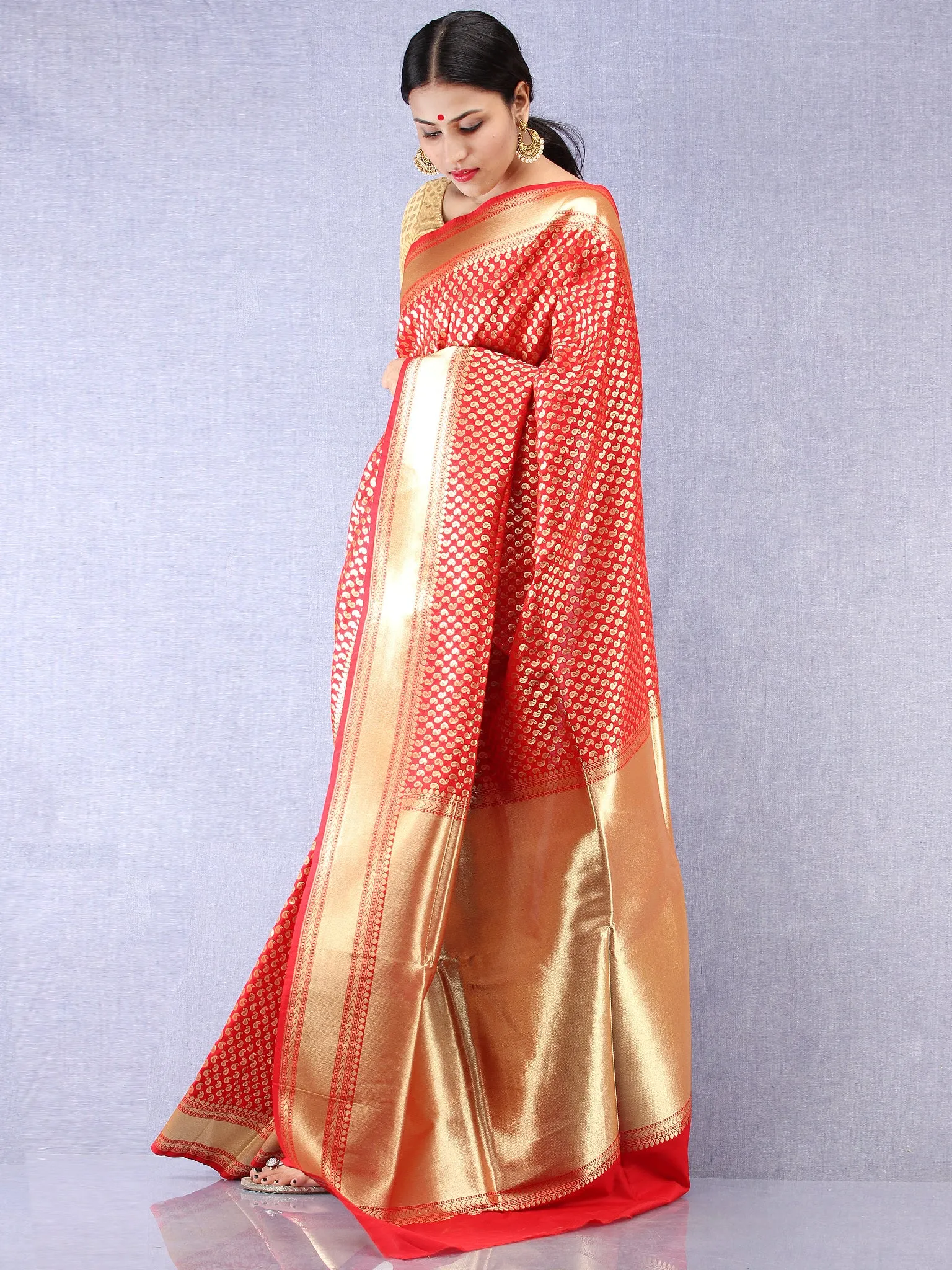 Banarasee Chanderi Silk Paisley Saree With Zari Border - Red & Gold - S031704349