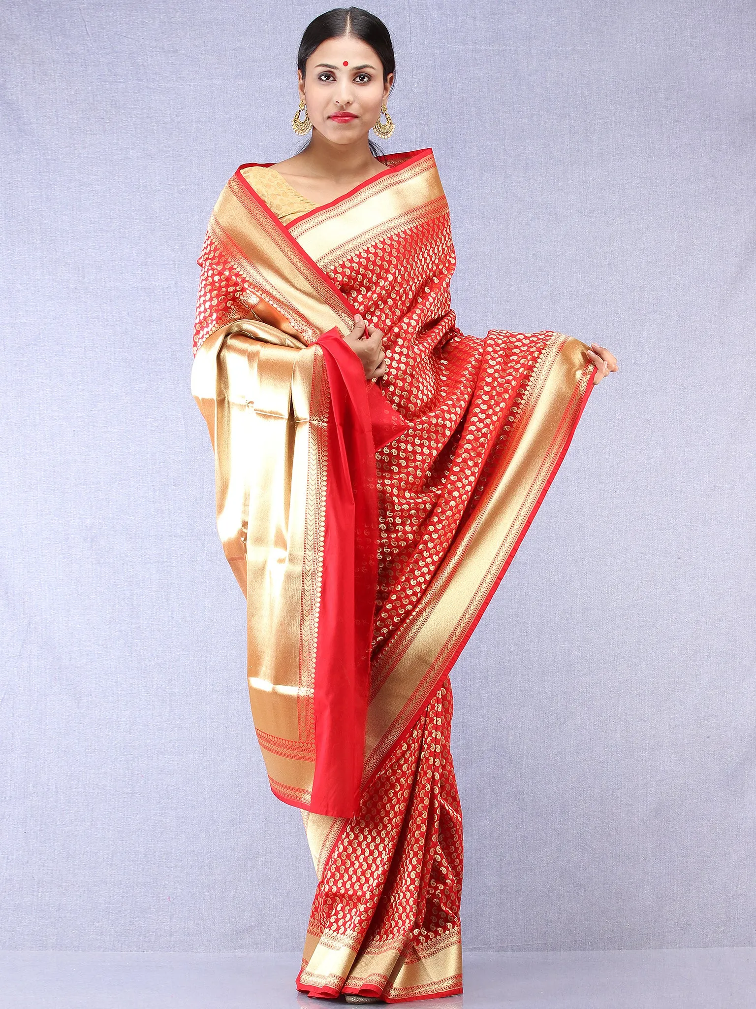 Banarasee Chanderi Silk Paisley Saree With Zari Border - Red & Gold - S031704349