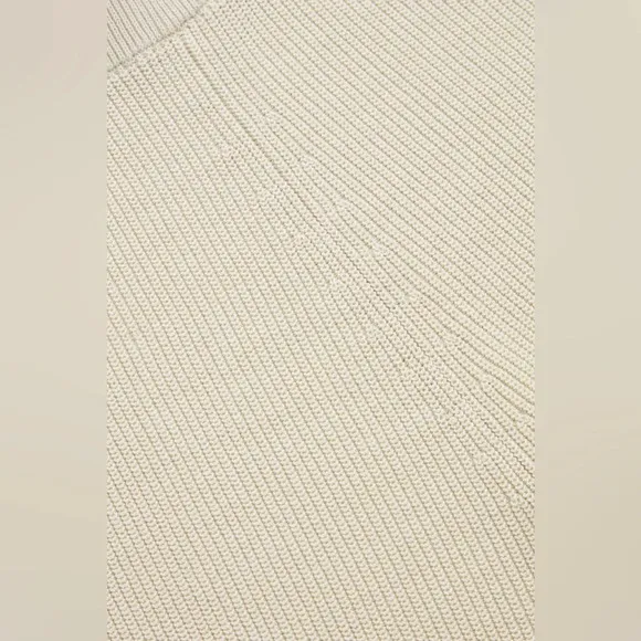 COS Women’s Ribbed-Knit Bermuda Shorts in Ivory Size M