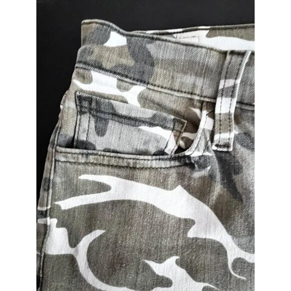 Etienne Marcel Women's Camo Jeans Skinny Leg Red Ankle Zippers Size 28 Designer