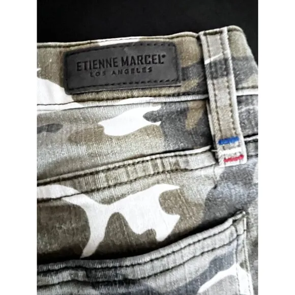 Etienne Marcel Women's Camo Jeans Skinny Leg Red Ankle Zippers Size 28 Designer