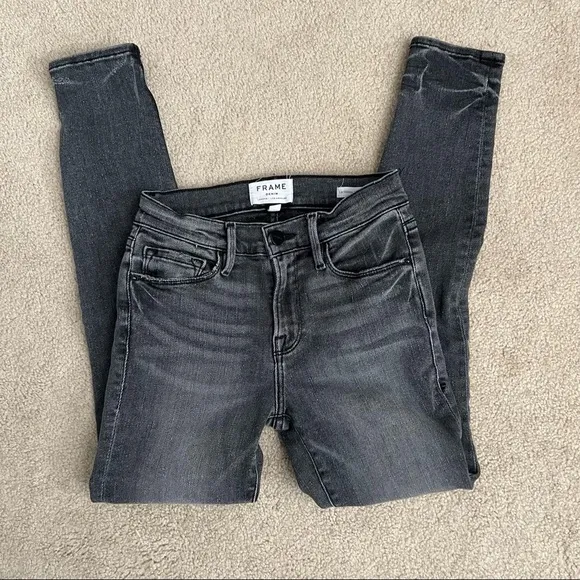 Frame Denim Le Skinny de Jeanne Crop in Jackson Peak Wash (Gray) Chew Pocket