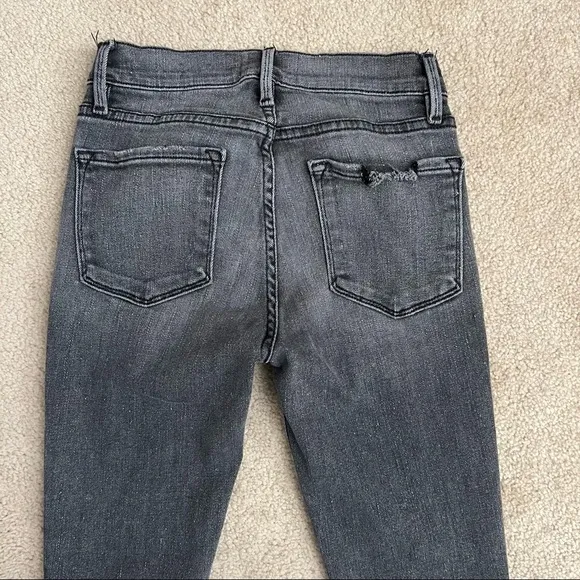 Frame Denim Le Skinny de Jeanne Crop in Jackson Peak Wash (Gray) Chew Pocket