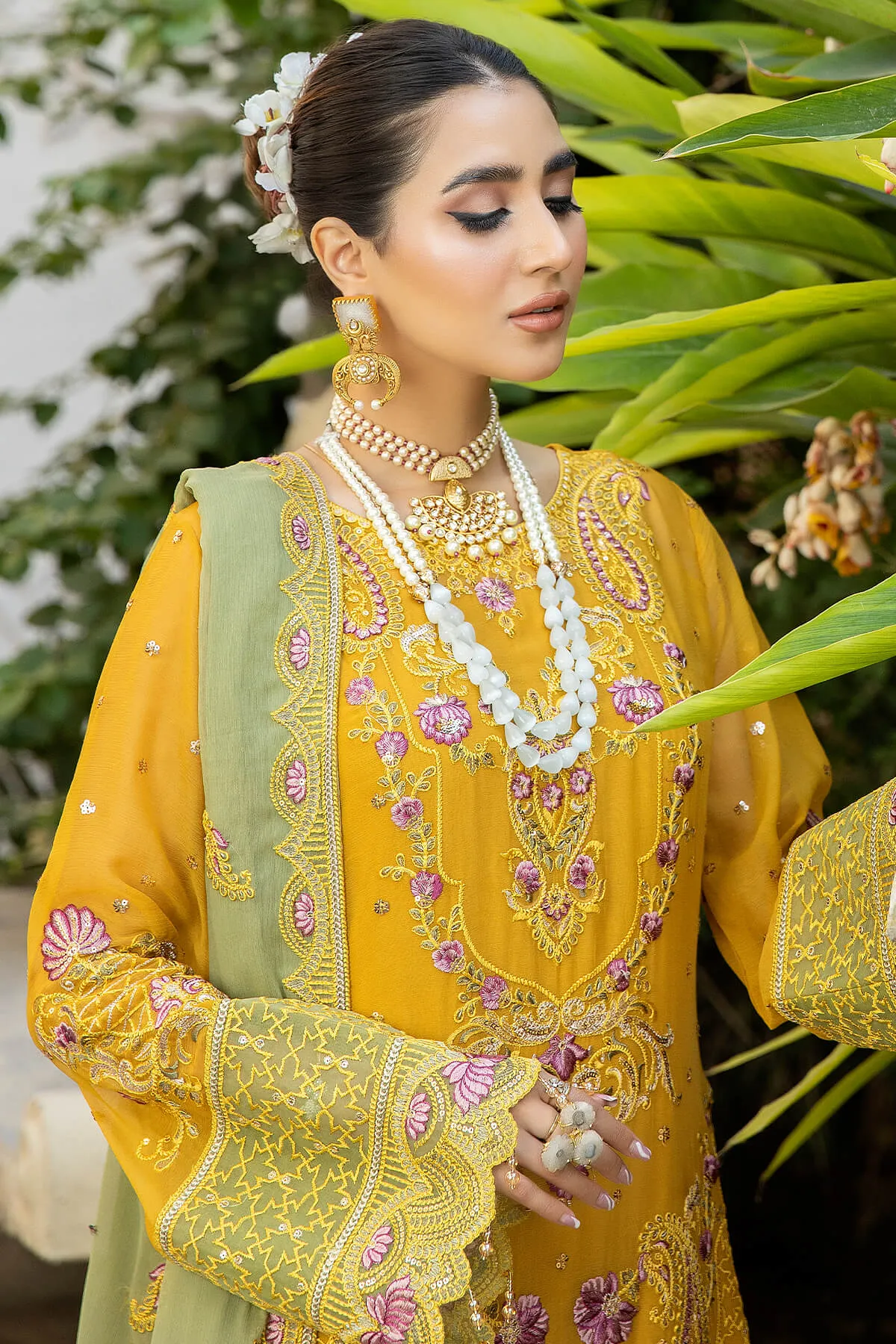 Latest Pakistani Salwar Kameez and Dupatta Party Dress