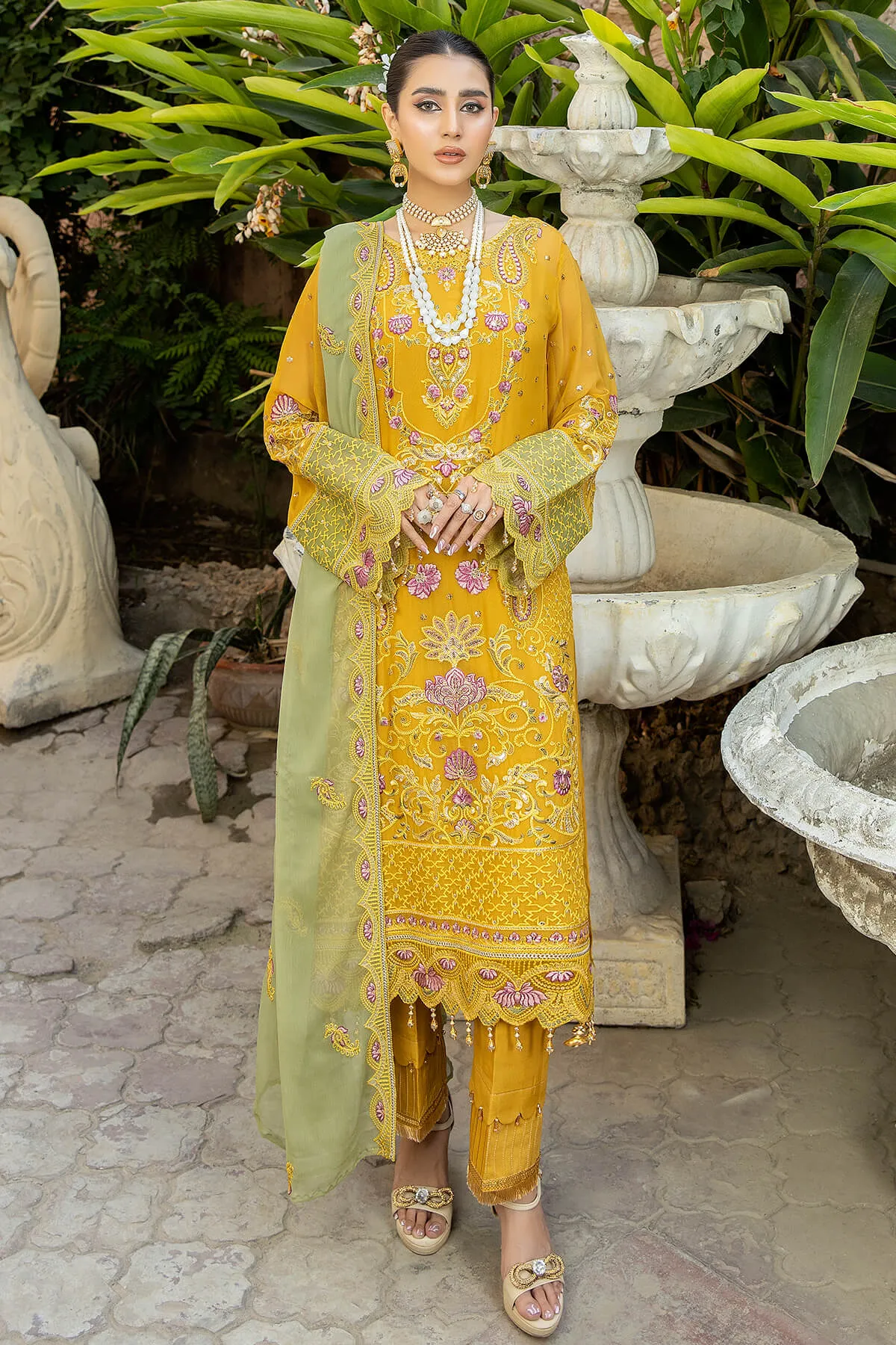 Latest Pakistani Salwar Kameez and Dupatta Party Dress