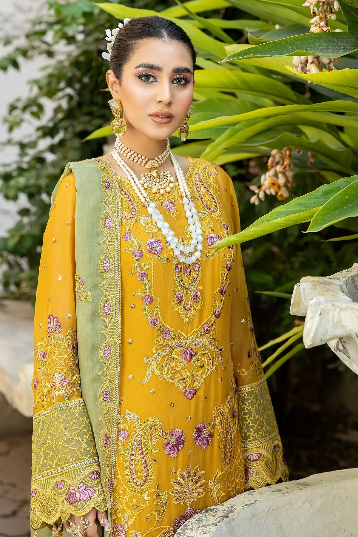 Latest Pakistani Salwar Kameez and Dupatta Party Dress