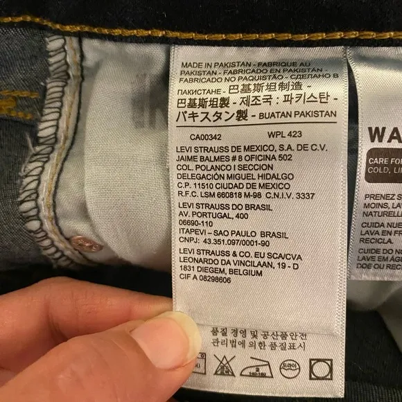 LEVI’S Women’s 711 Skinny Jeans
