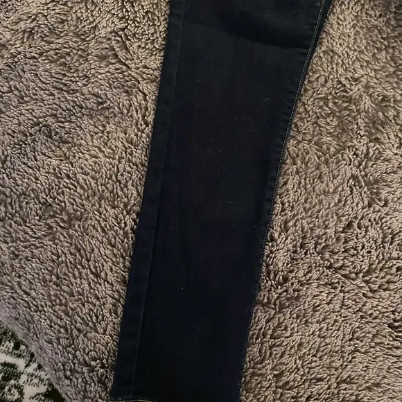LEVI’S Women’s 711 Skinny Jeans