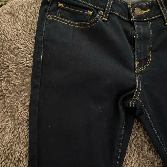 LEVI’S Women’s 711 Skinny Jeans