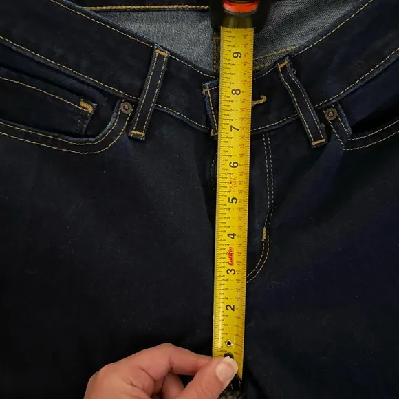 LEVI’S Women’s 711 Skinny Jeans