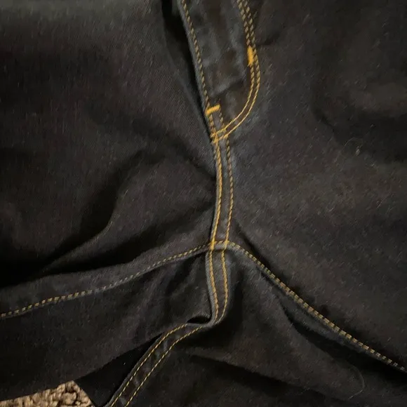 LEVI’S Women’s 711 Skinny Jeans