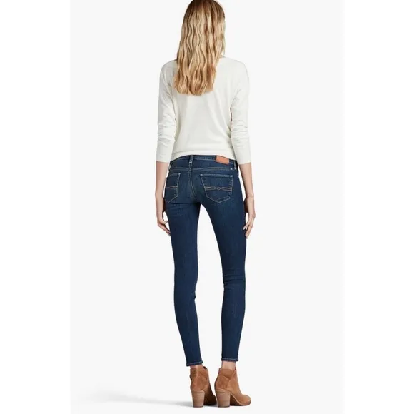 Lucky Brand | Charlie Super Skinny Jeans in‎ 25