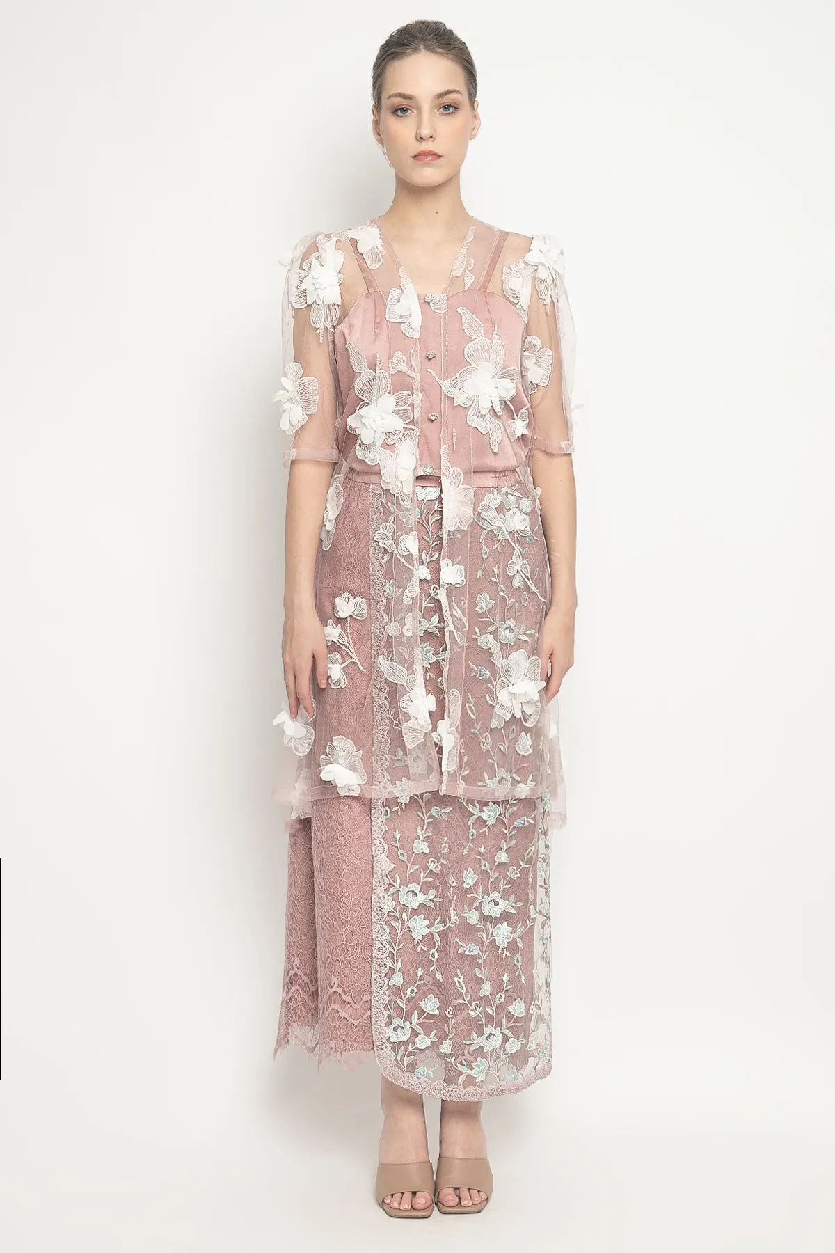 Meluna Kebaya Top in Pale Orchid