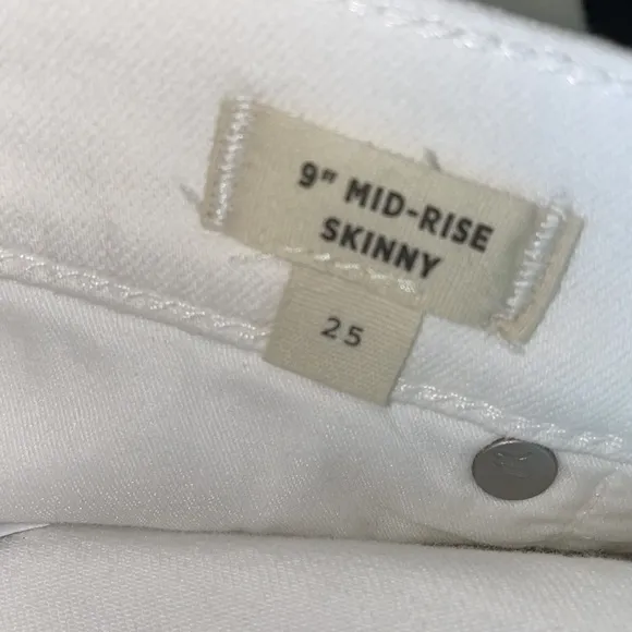 NWOT  Madewell 9&quot; Mid-Rise Skinny Jeans white