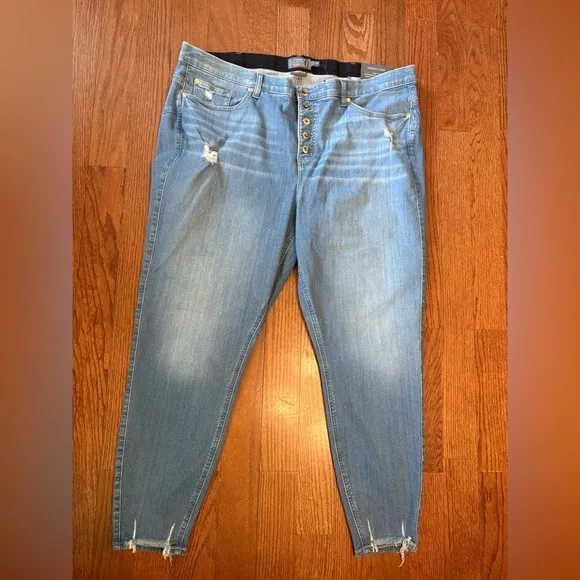 NWT Torrid Bombshell Skinny Jeans Size 24 Tall