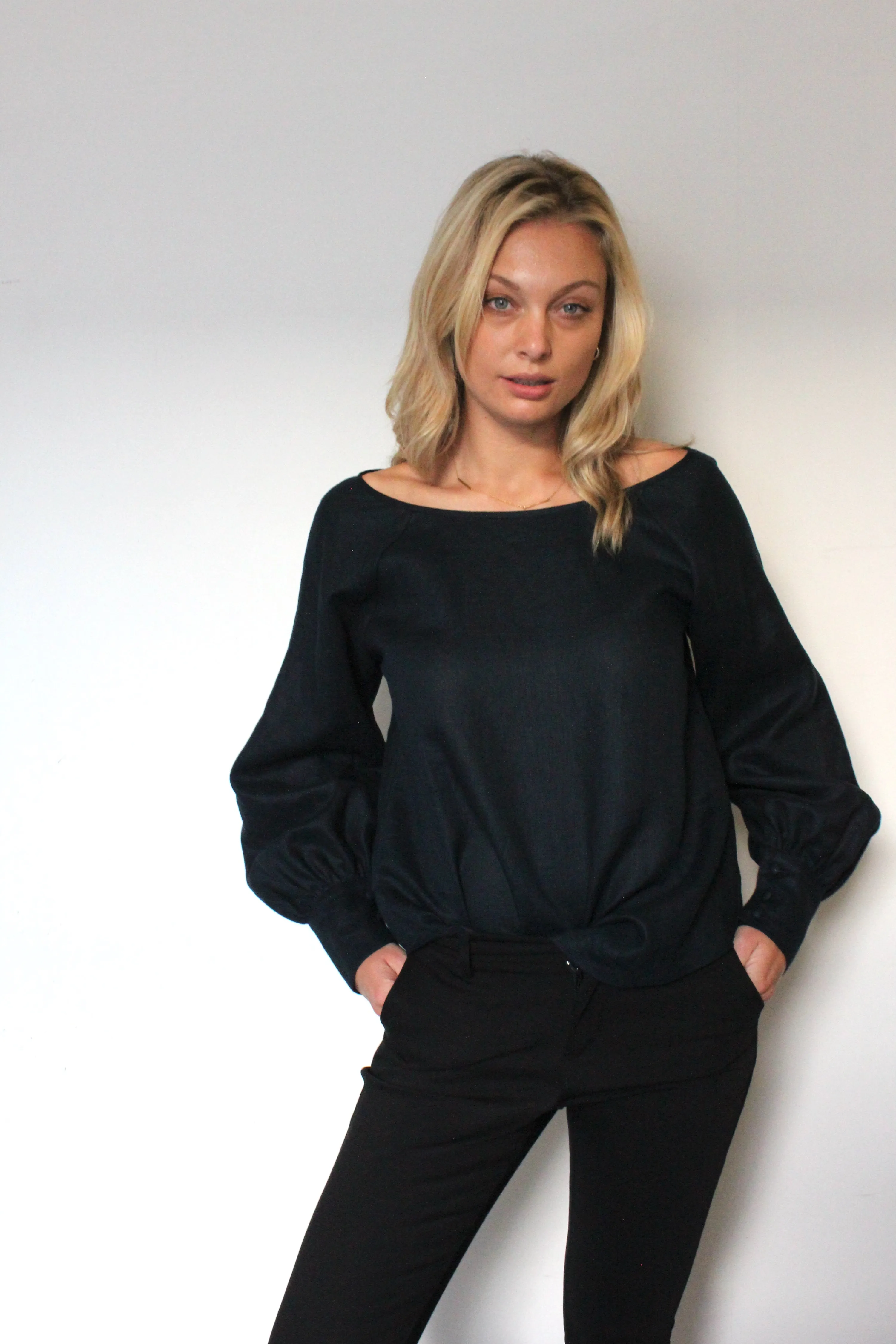 October Reign Queen B Blouse - Black