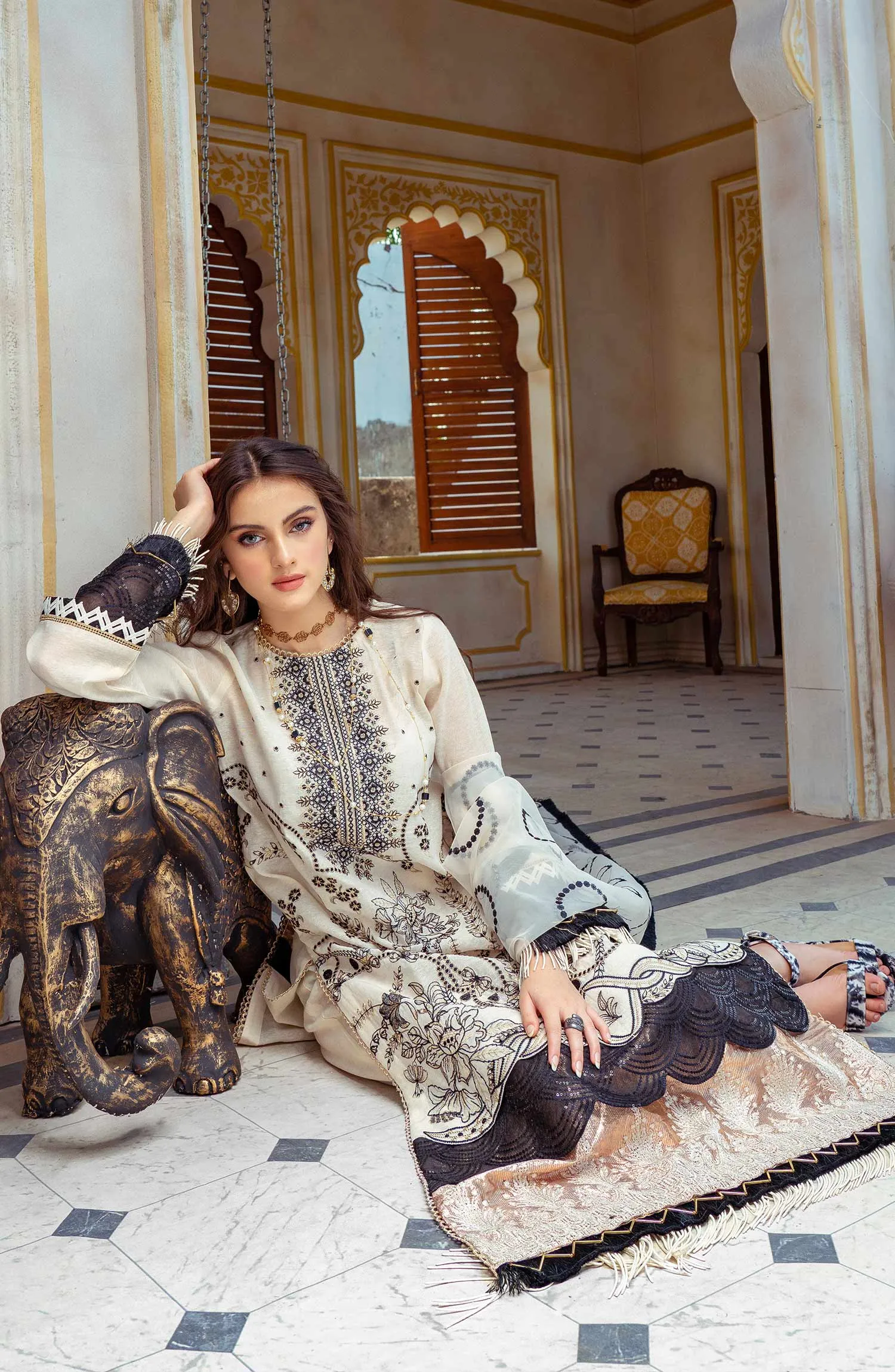 Pakistani Black and White Salwar Kameez and Dupatta