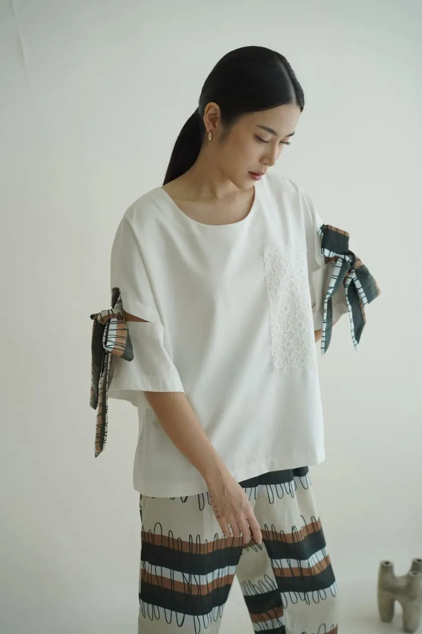 Reito Big Bow White Top