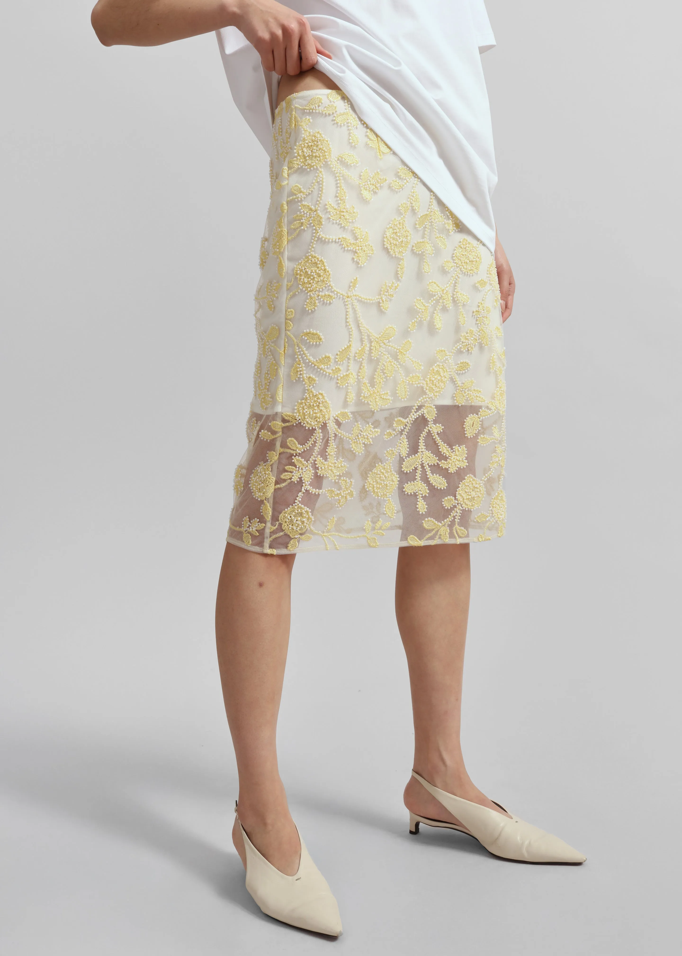 Rotate Flower Beads Pencil Skirt - Egret Comb