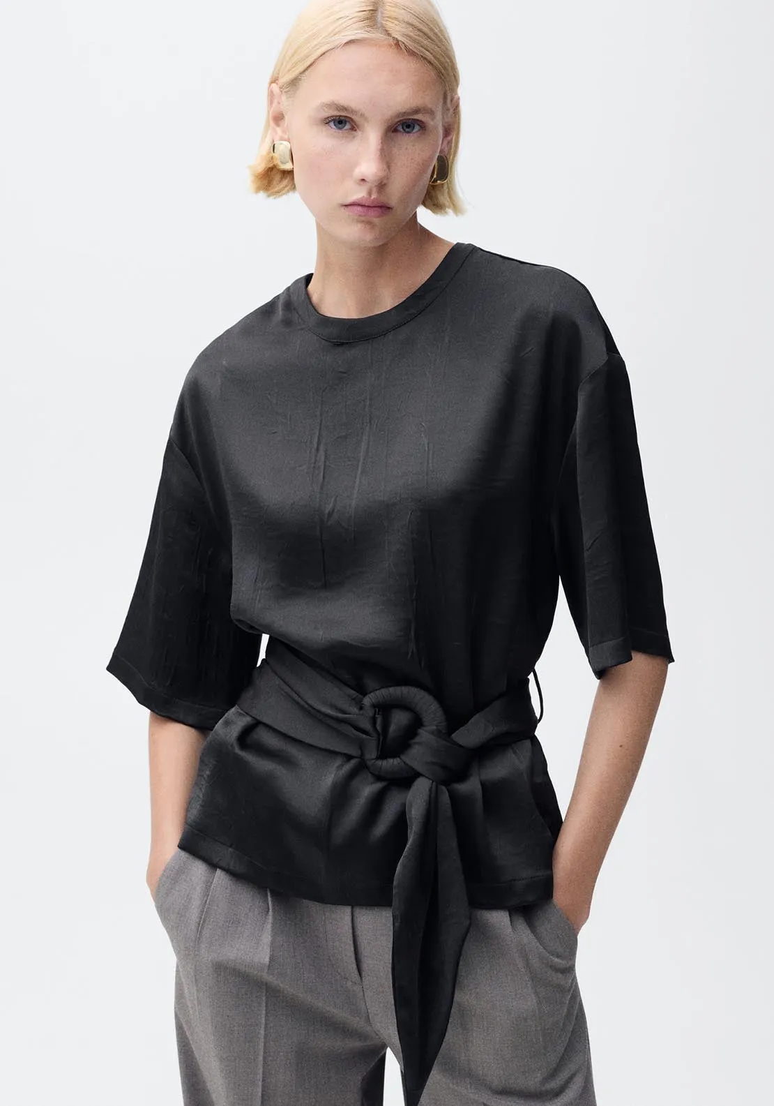 Satin blouse with belt - Black