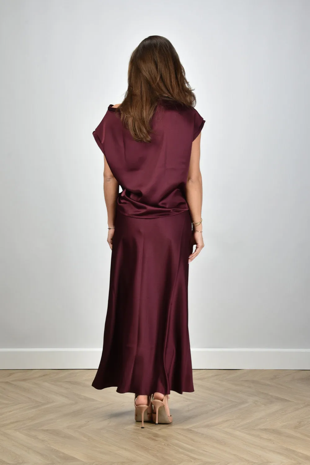 Sea Me Happy top Avery Satin cabernet