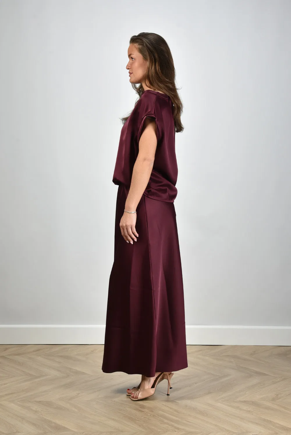 Sea Me Happy top Avery Satin cabernet