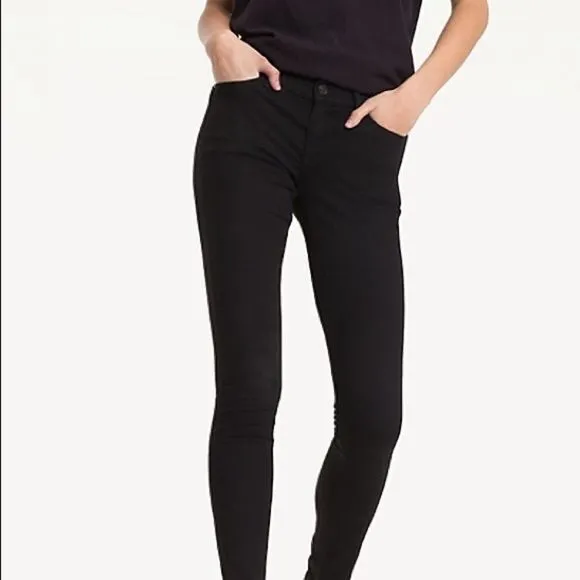 Tommy Hilfiger • Black Skinny Jeans