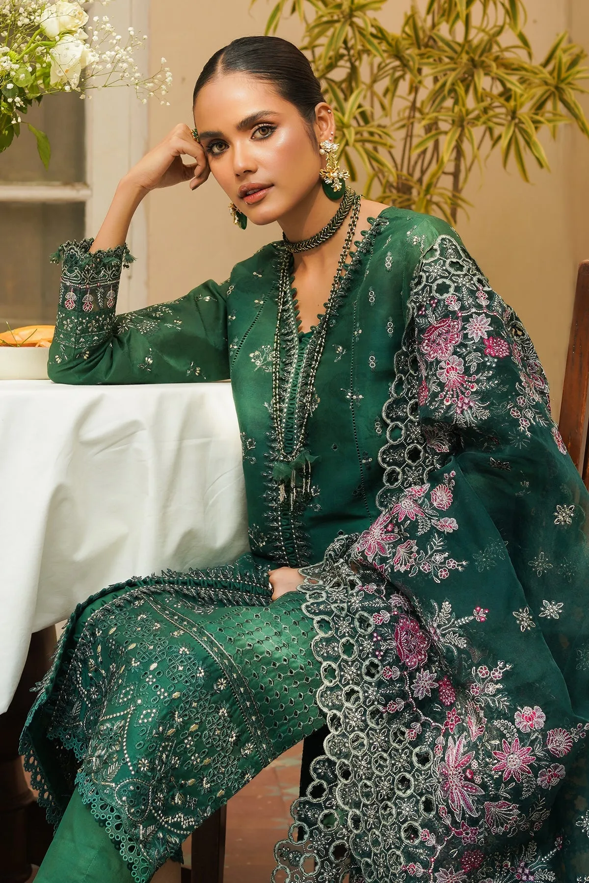Traditional Green Embroidered Pakistani Kameez Salwar Suit
