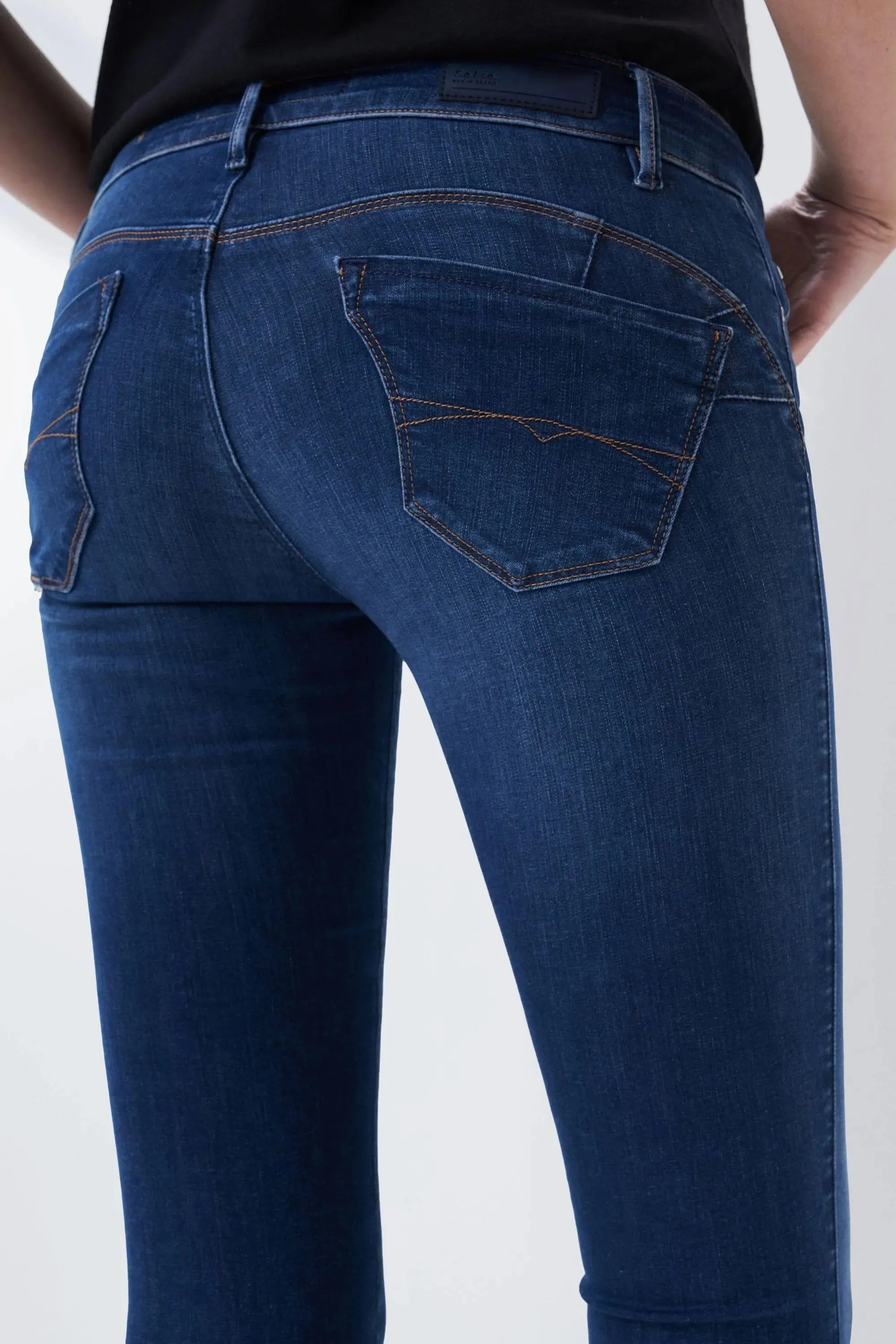Vaqueros Push Up Wonder Skinny Oscuros